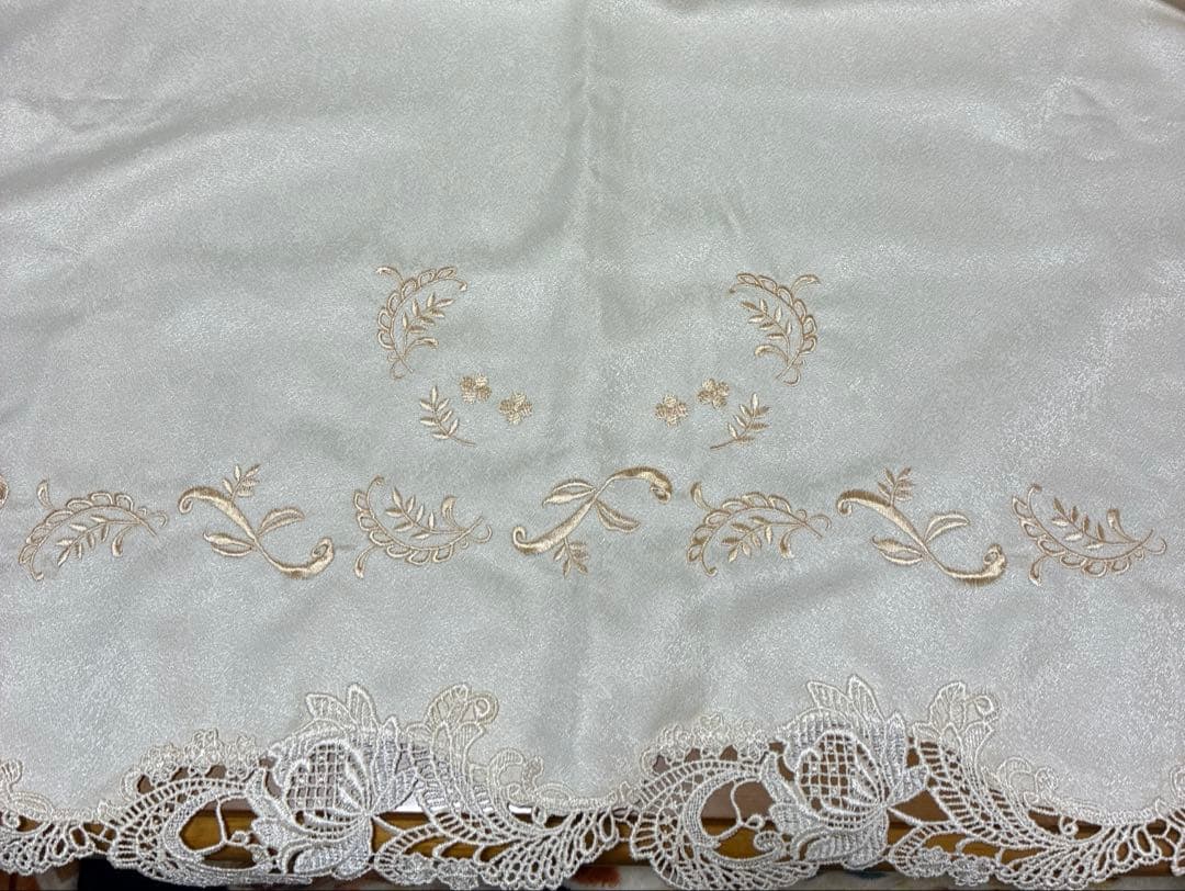 テーブルクロスレース