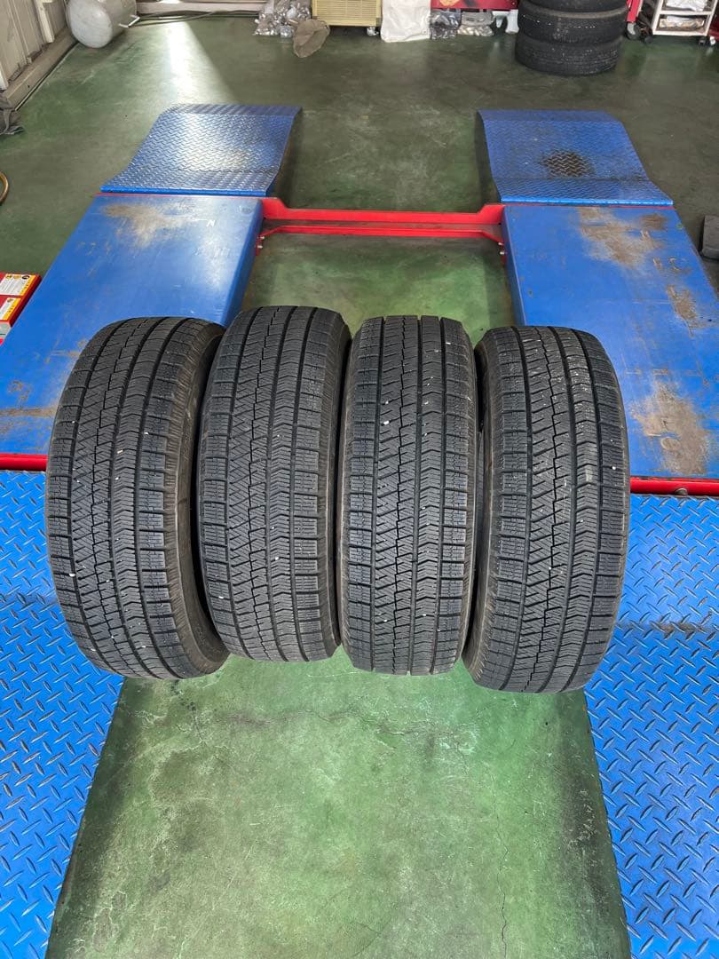 極美品 バリ溝 ブリヂストン ブリザックVRX2 205/60R16 4本セット