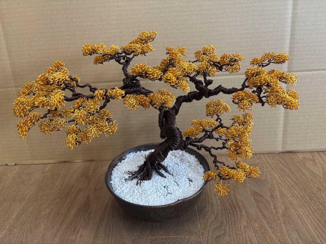 金色ワイヤー盆栽アート