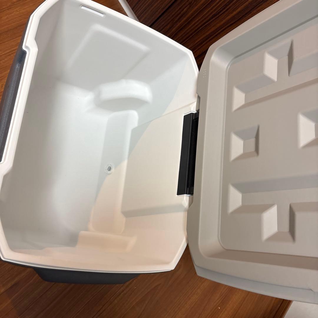 コールマン⭐︎限定カラー⭐︎美品⭐︎クーラーボックス