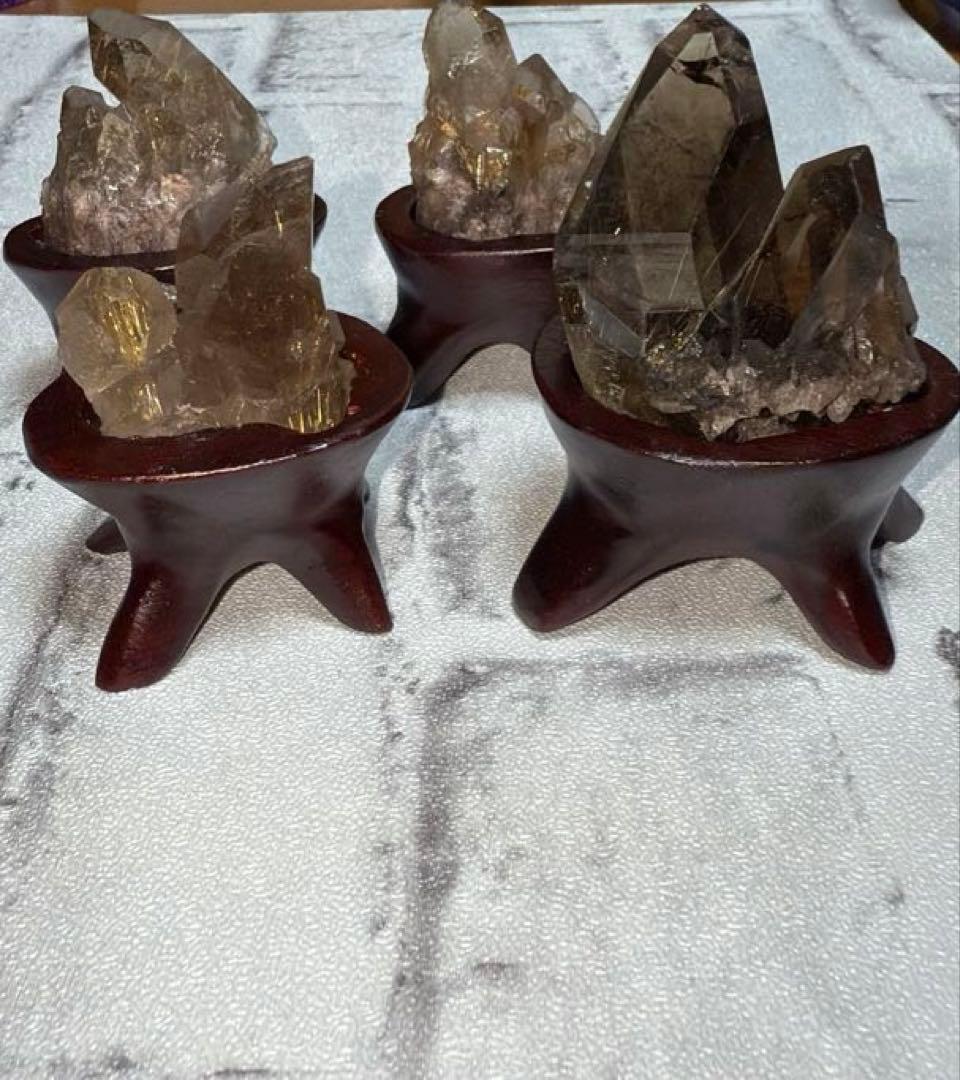 ③ブラジル産 タイチンルチルクォーツ マスター 原石クラスター 特注手彫専用台座