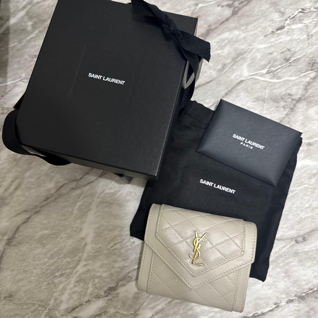 【値下中】SAINT LAURENT キルティング ホワイトベージュ三つ折り財布