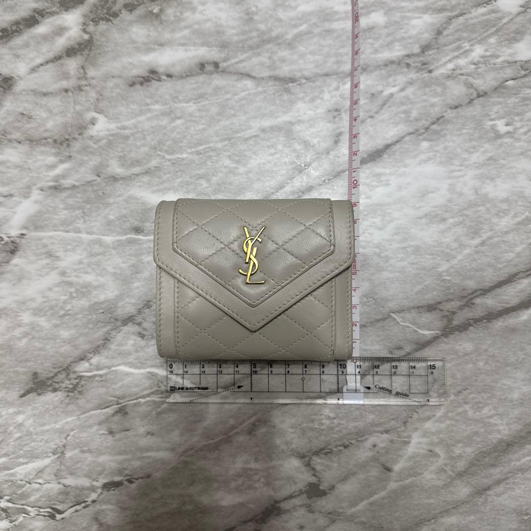 【値下中】SAINT LAURENT キルティング ホワイトベージュ三つ折り財布