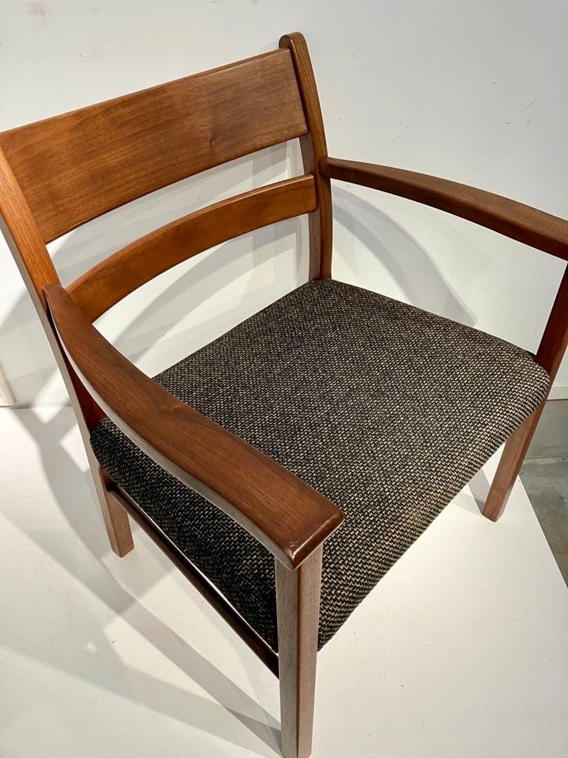 柏木工、ちょっと難ありアームチェア、日進木工、秋田木工、キツツキ、天童木工、北欧