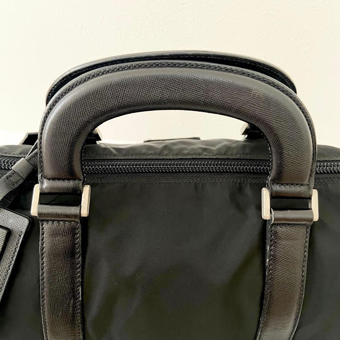 美品　PRADA ボストンバッグ　ナイロン　ブラック　サフィアーノ　三角プレート