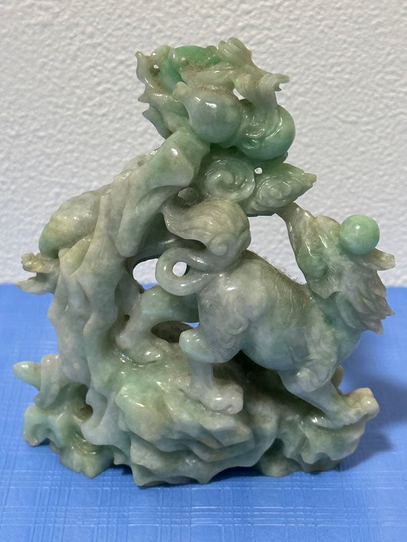 中国美術 翡翠 置物 天然石 彫刻 ヒスイ