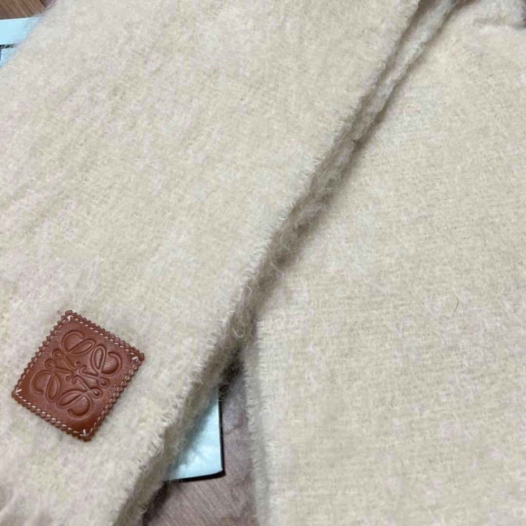 LOEWE ホワイト　ウールマフラー