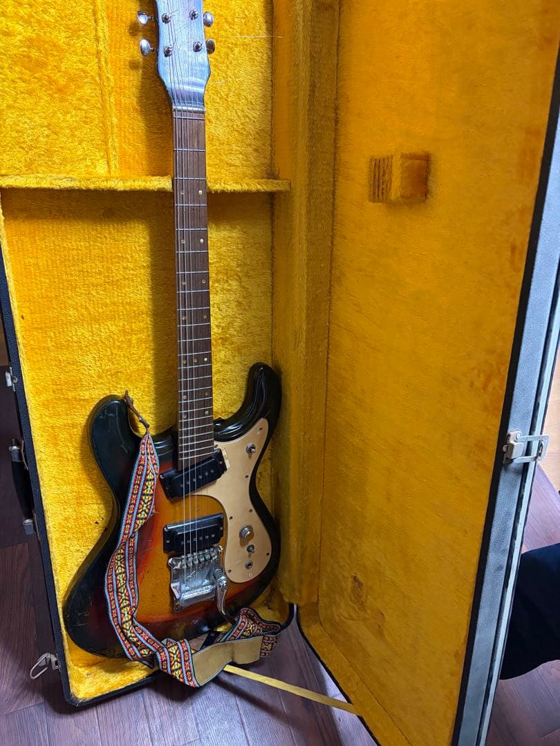 Morales モラレス エレキギターヴィンテージ 塗装剥がれ有ジャンクケース付