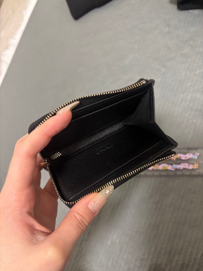 PRADA ブラック ケース サフィアーノレザー