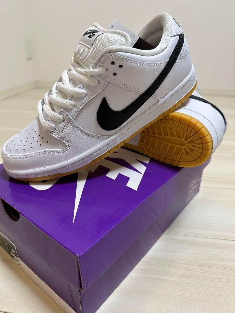 NIKE SB Dunk Low ホワイト/ブラック