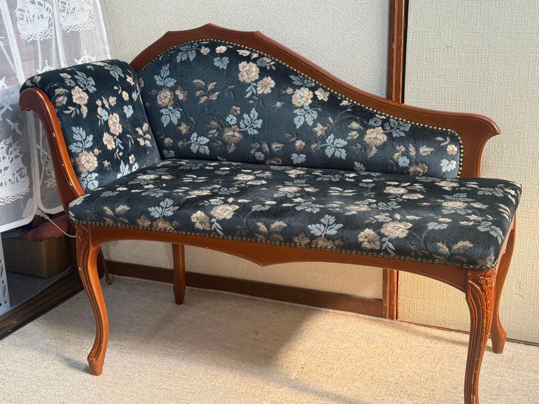 イタリア製　2人かけ　ソファー　刺繍座面　送料込み260126