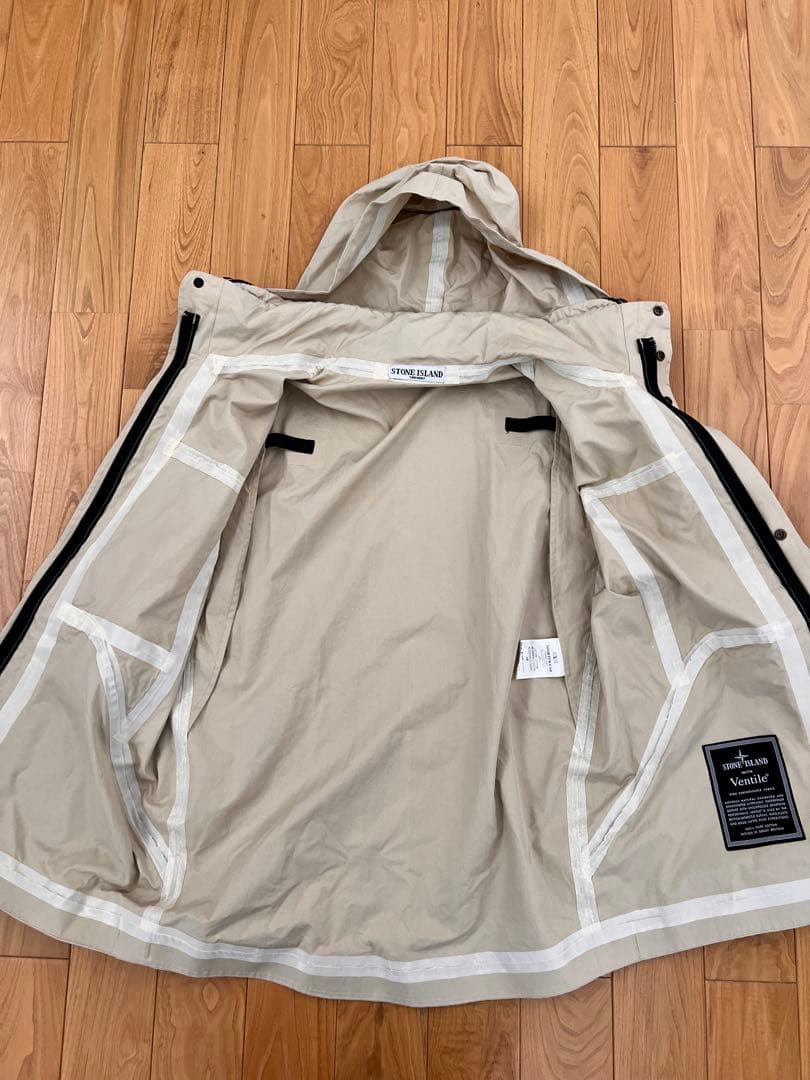 STONE  フード付きベージュジャケット