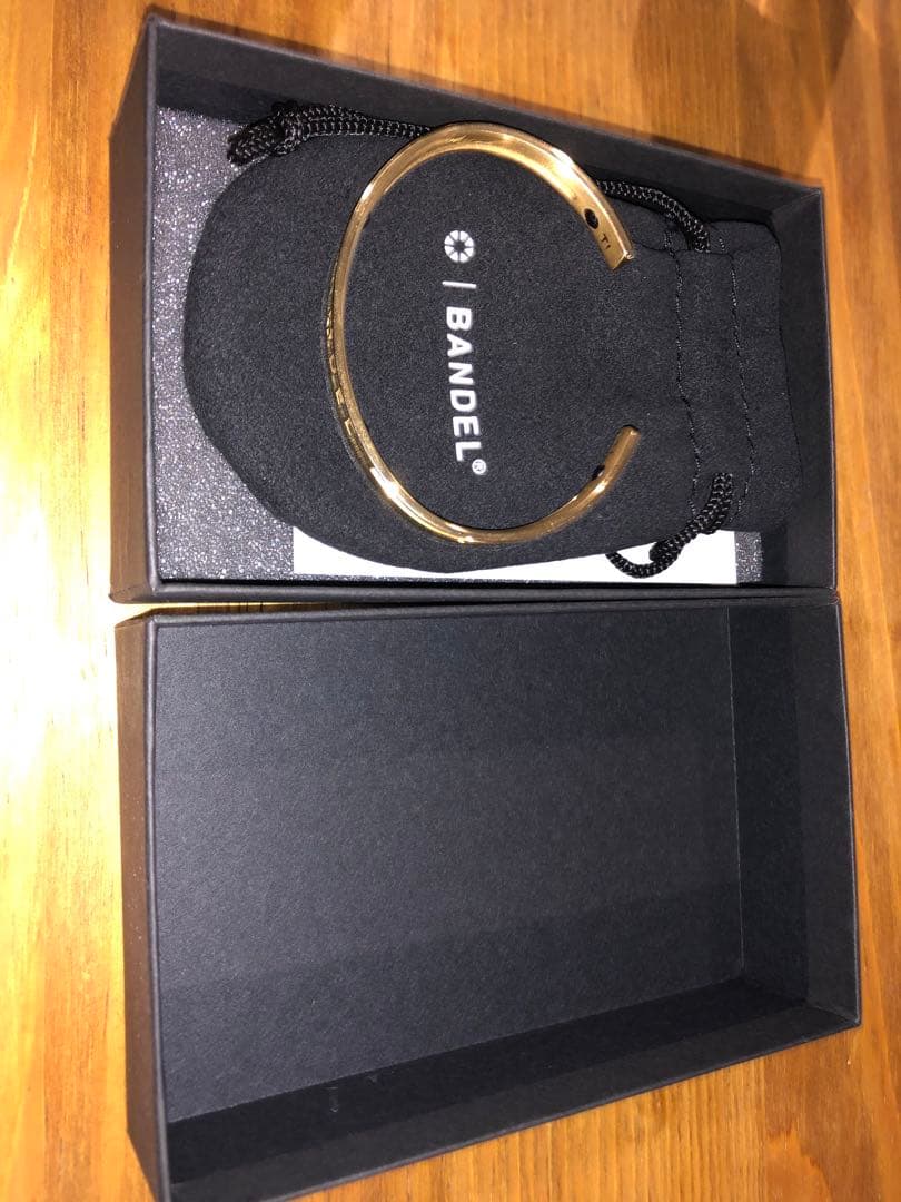 バンデル　チタンバングル　ゴールド　 箱　ポーチ付き