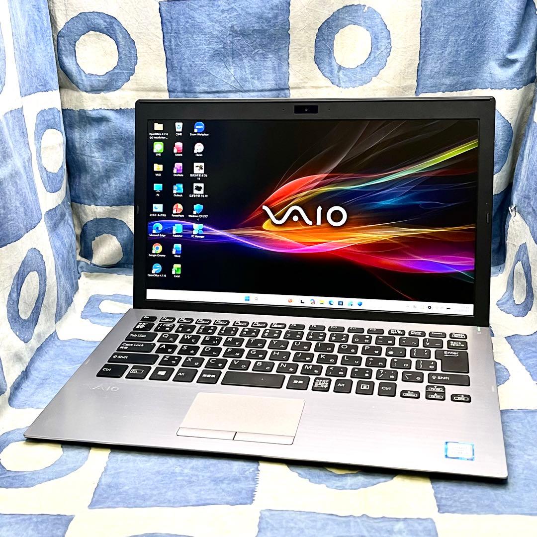 第8世代！人気VAIO♪快適SSD☆i5☆お洒落シルバーPC♪カメラ！Win11