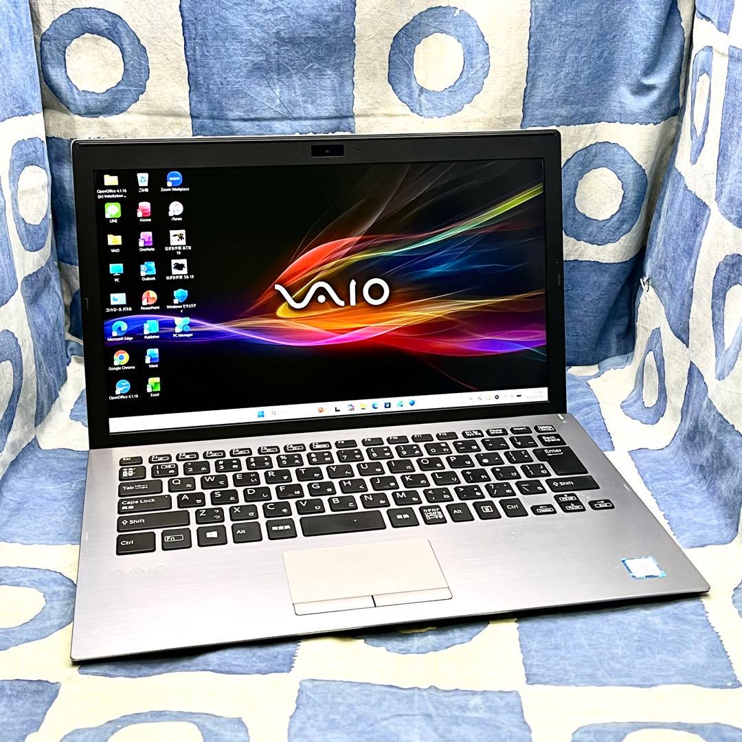 第8世代！人気VAIO♪快適SSD☆i5☆お洒落シルバーPC♪カメラ！Win11