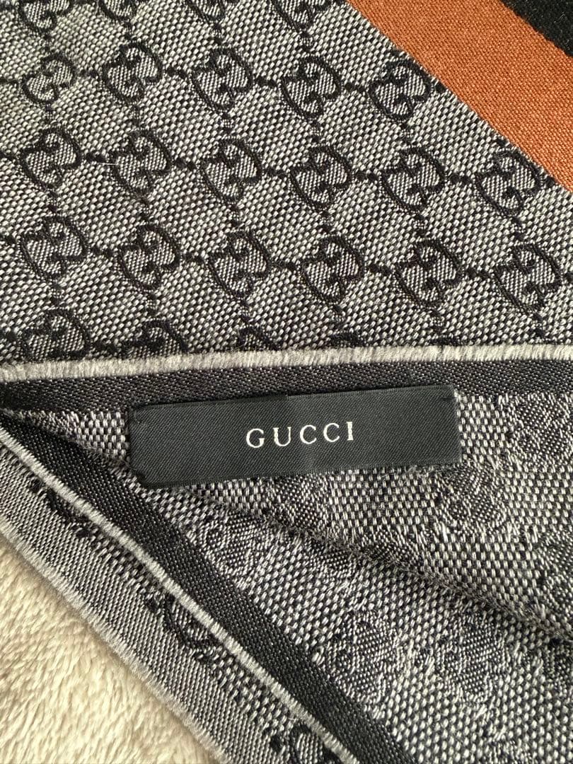 P*i様 GUCCI ロゴ マフラー グレー メンズ ストール