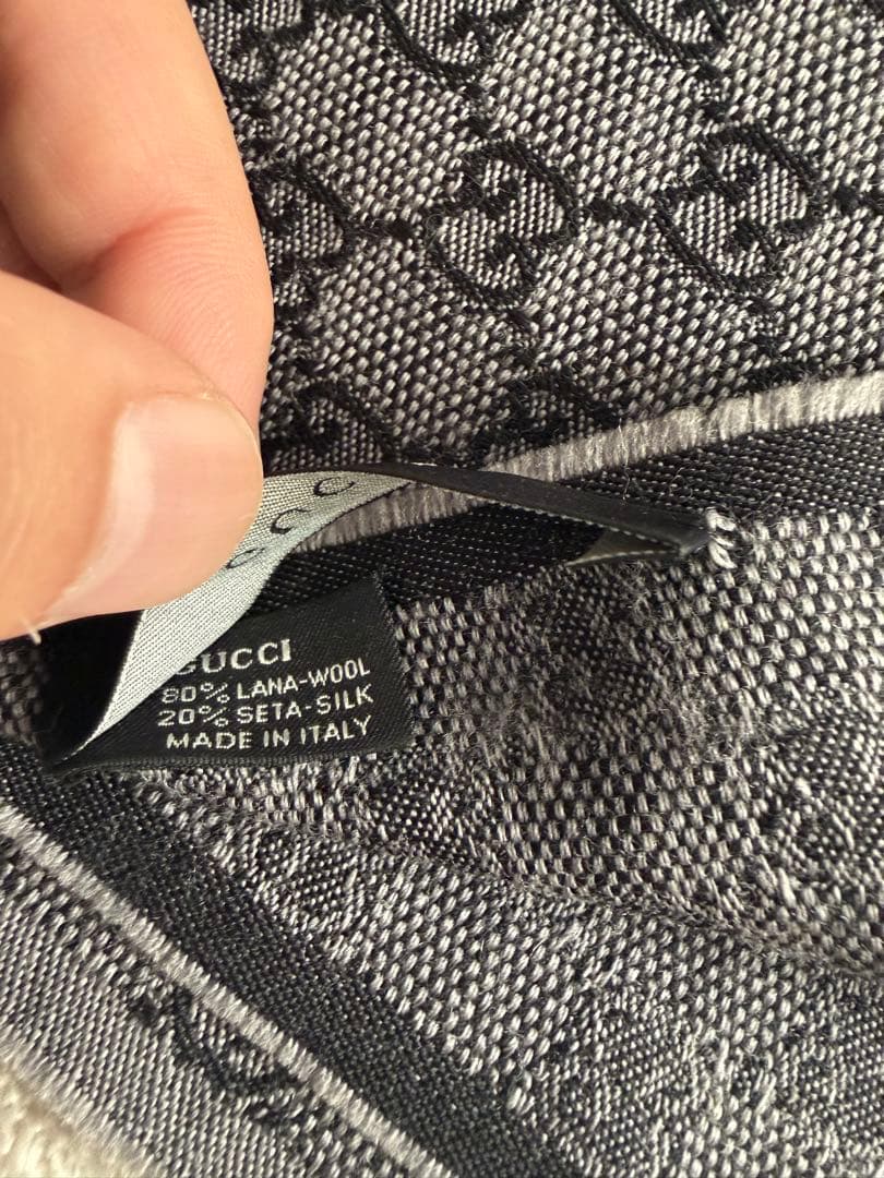 P*i様 GUCCI ロゴ マフラー グレー メンズ ストール