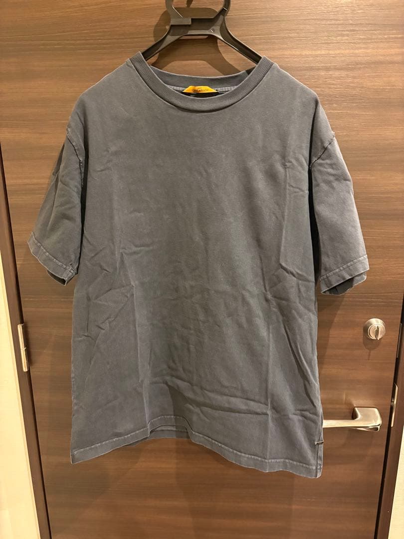 Ferrari 　 LOUIS VUITTON ブラックTシャツ