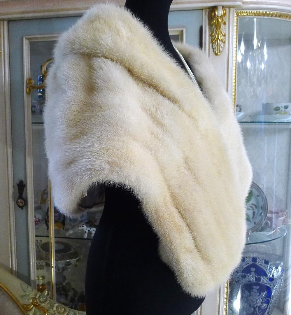 ◇【Grace Fur】お洒落な大判クロスホワイトMINK ストール144㎝◇