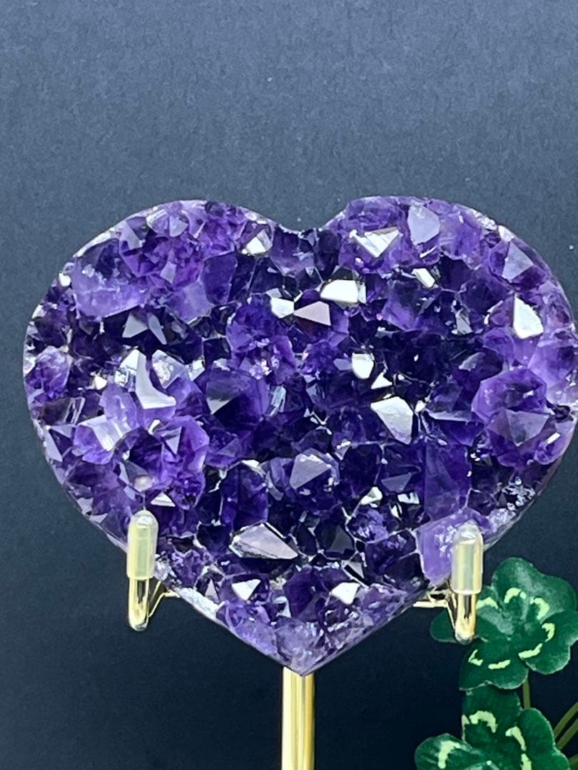 高品質　帝王紫　アメジストクラスター　ハート　台座付き⭐️2061
