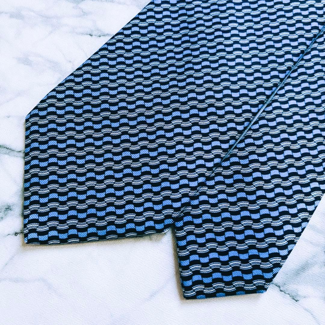 ✨未使用タグ付✨HERMES 波形ストライプ　青海波模様　ブルー　ネクタイ