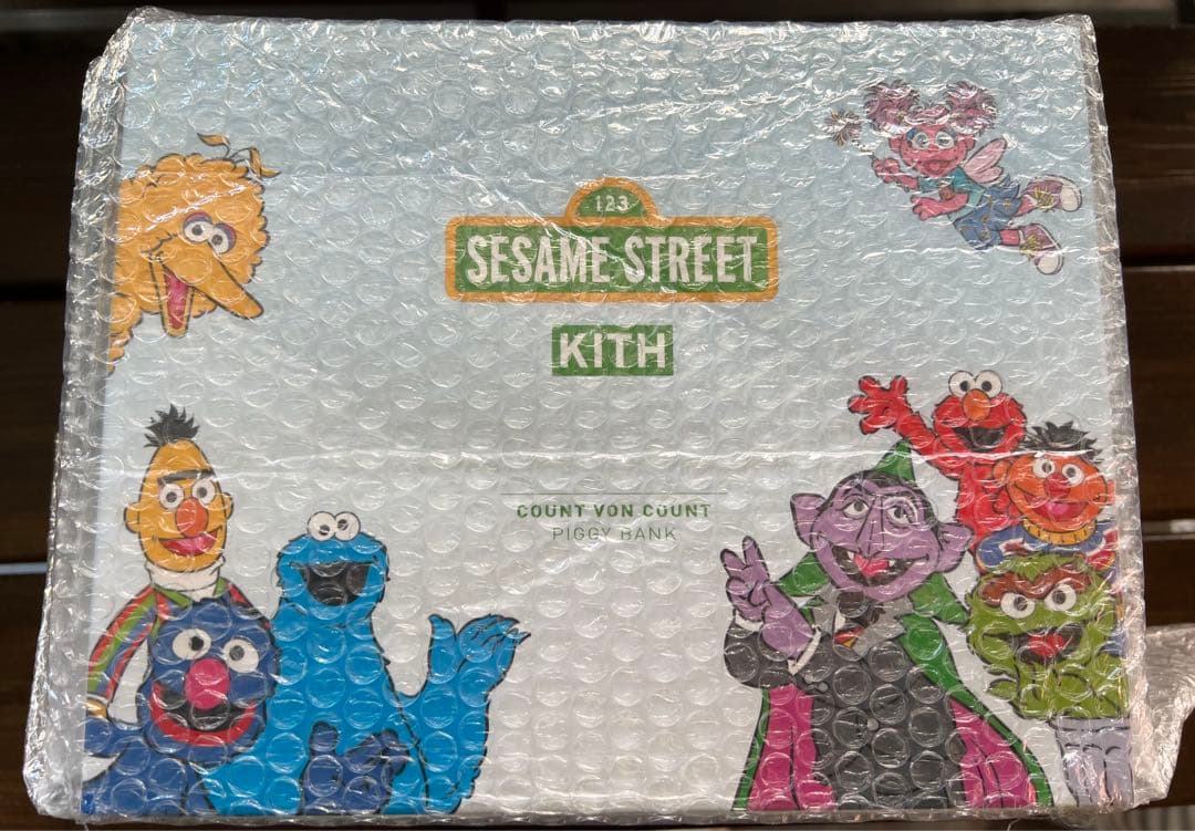 置物 Kith for Sesame Street Count Von Count