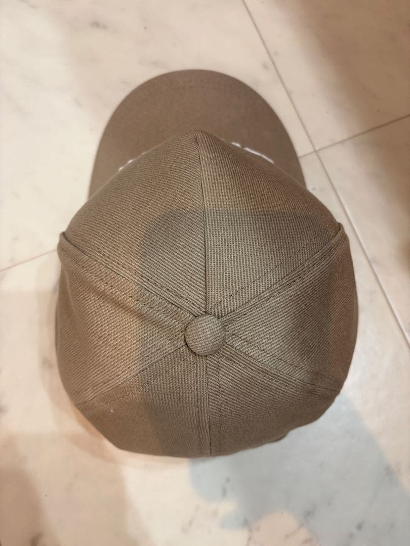 miu miu ベースボールキャップ ベージュ