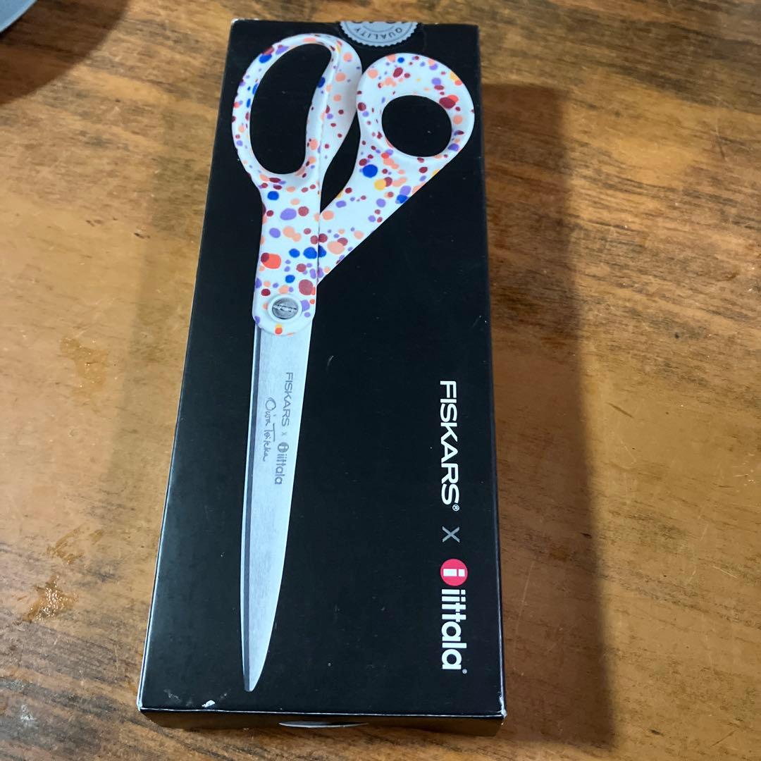1月26日まで Fiskars はさみ　 helle