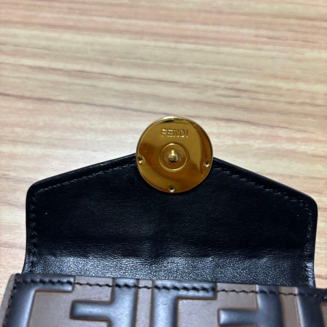 ૮*ა様 FENDI 三つ折り財布　ブラウン