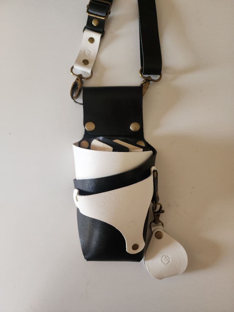 シザーケース 本革 4丁黒&白