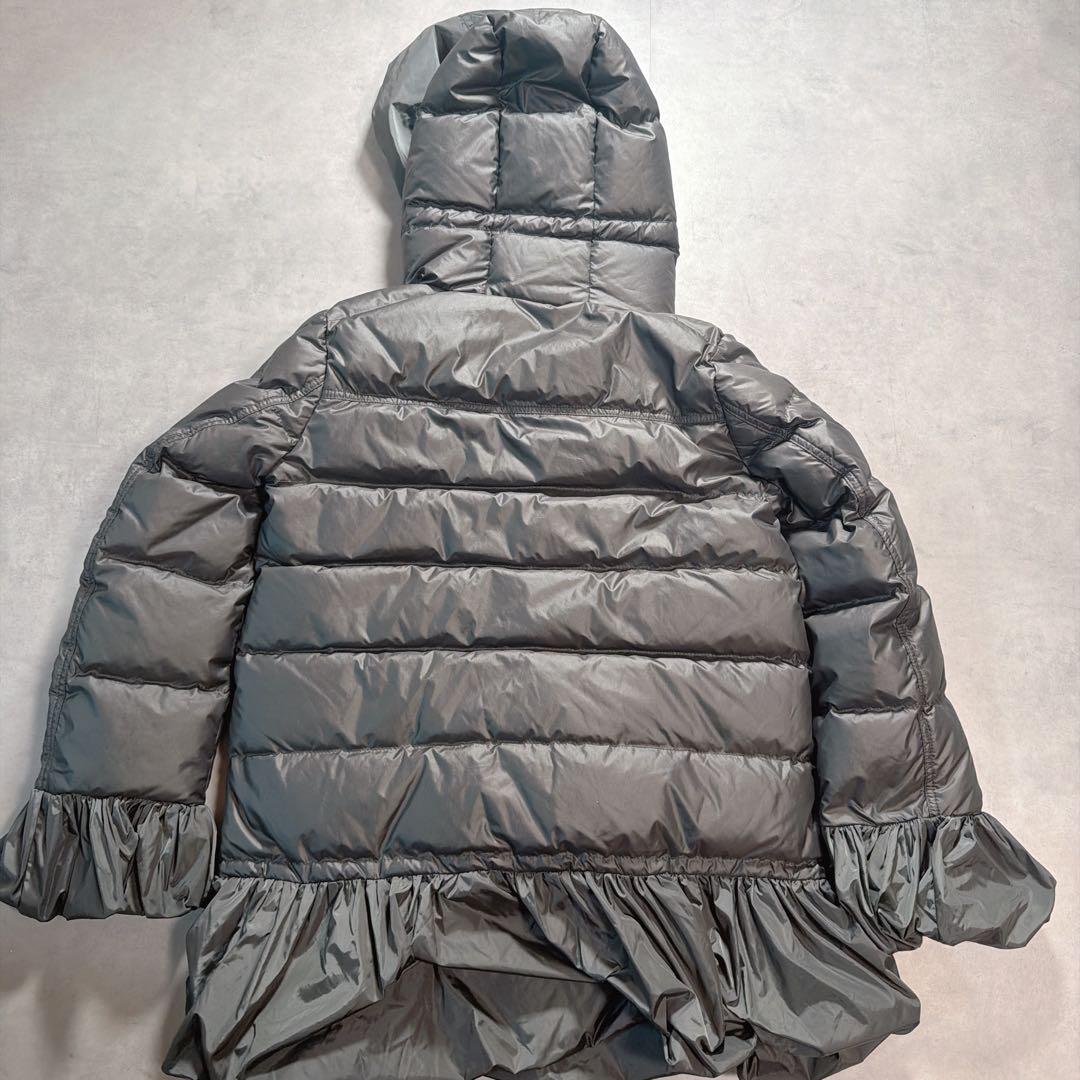 MONCLER モンクレール ダウンジャケット ワッペン フリル グレー フード