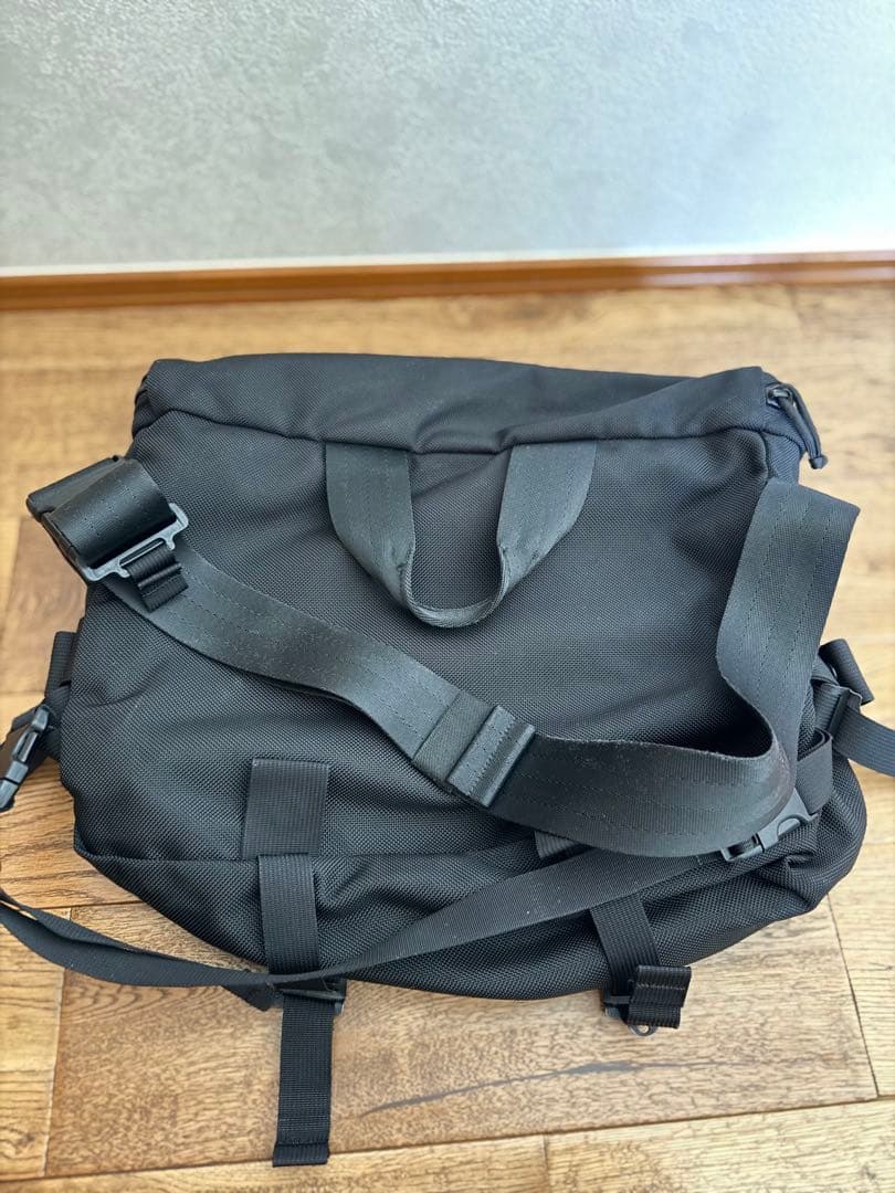 別注BRIEFING メッセンジャーバッグ ブラック　木梨サイクル