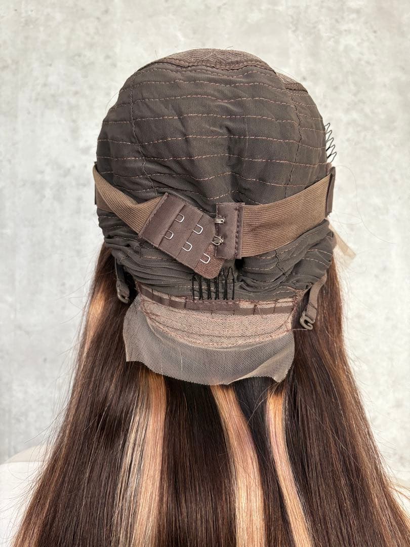 【新品】人毛100%フルウィッグ｜ブラウンハイライト｜自然なもみあげ｜ロング