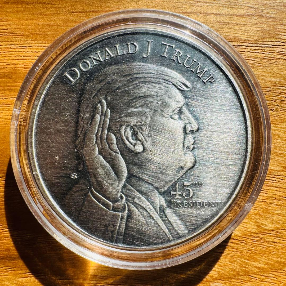 トランプ大統領　1オンス アンティーク銀貨　45代大統領