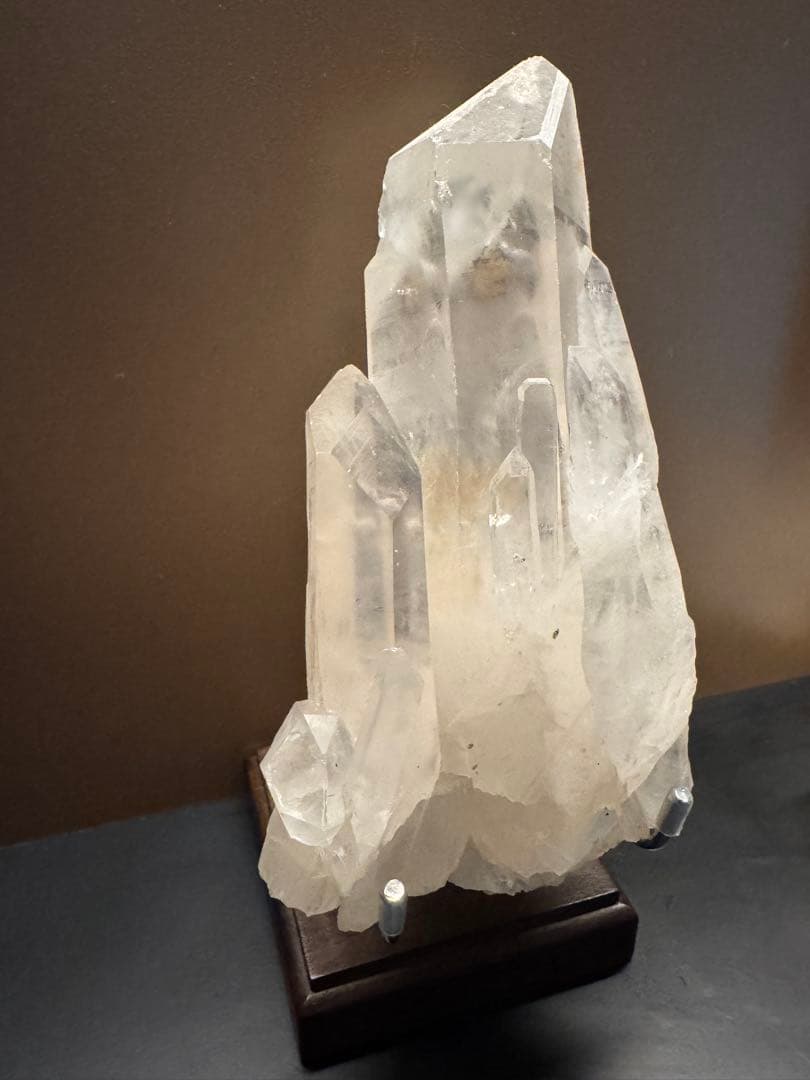 クリアクォーツ クラスター　マダガスカル産※10月中台座付き⭐︎