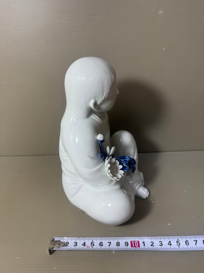 2613希少　人間国宝　十三代　酒井田柿右衛門　「太白菊童子　彫」　置物　未使用