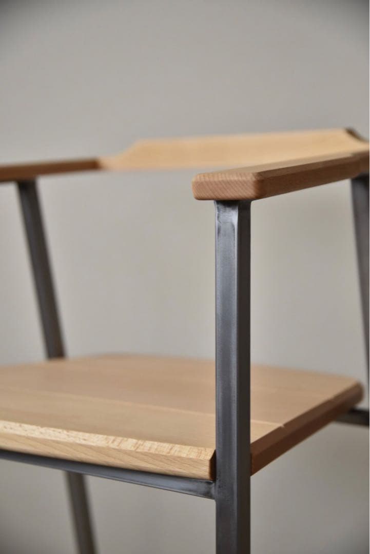 らりるれろ ！TIMBER COURT特注チェア　B