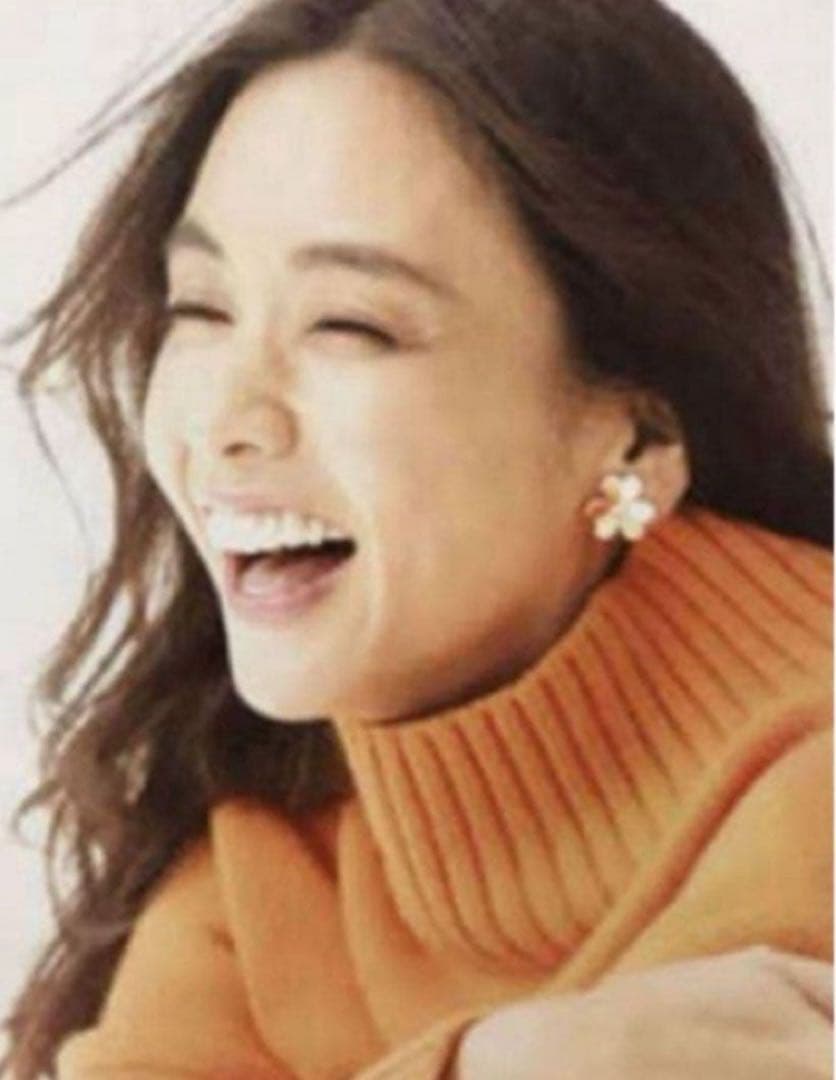 最高級✨ハイクオリティ✨ラージサイズ　ゴールド　ピアス　蒼井優　イヤリング可能‼️