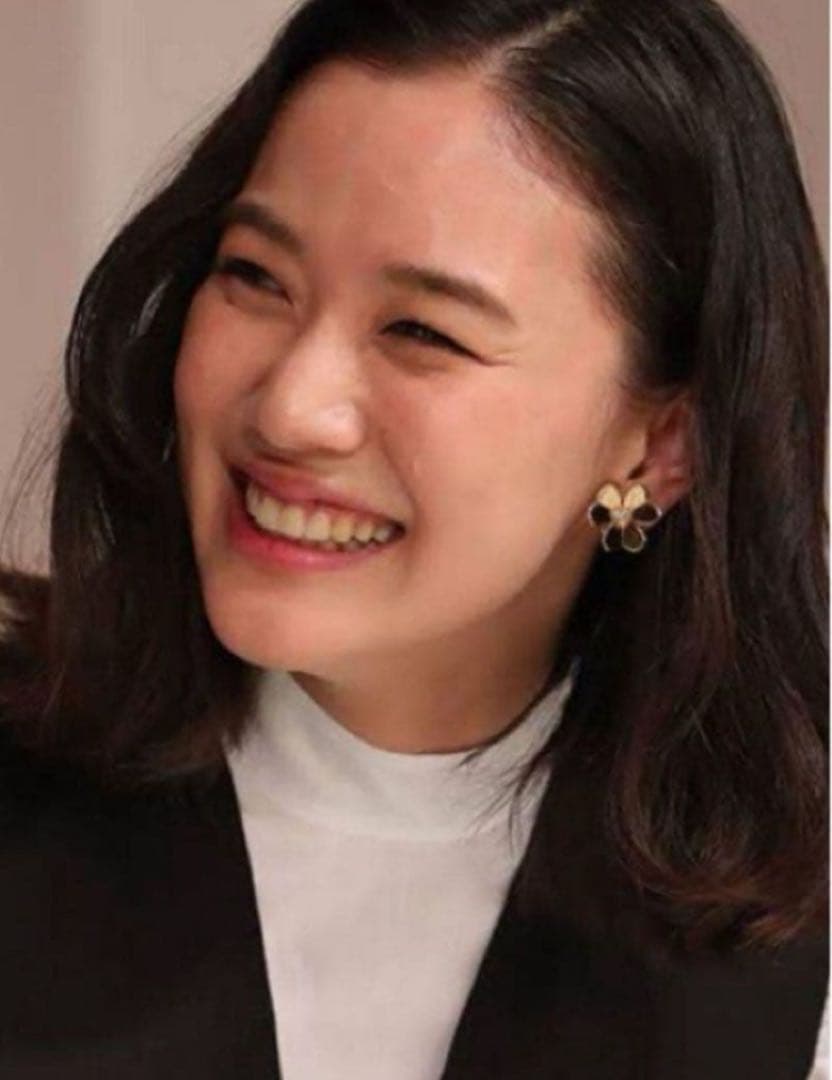 最高級✨ハイクオリティ✨ラージサイズ　ゴールド　ピアス　蒼井優　イヤリング可能‼️