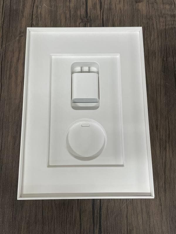 ⑩【美品】iPad Apple 第9世代　Wi-Fiモデル　64GB