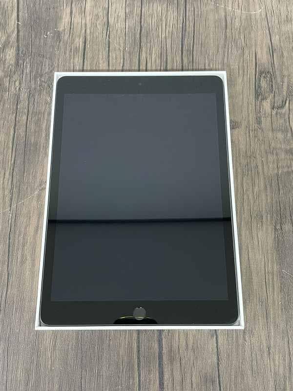 ⑩【美品】iPad Apple 第9世代　Wi-Fiモデル　64GB