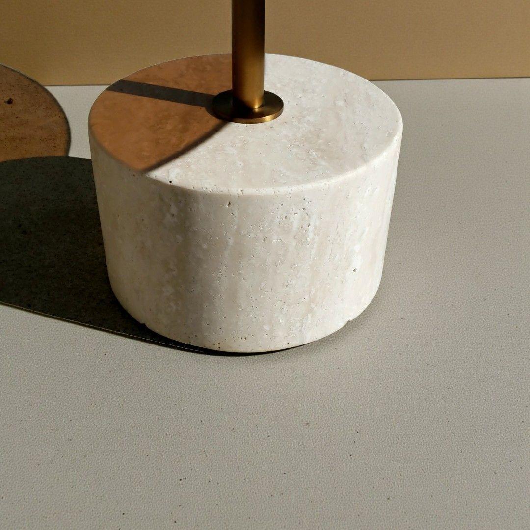 美品 モーダエンカーサ コメット コーヒーテーブル コンクリート脚 64cm