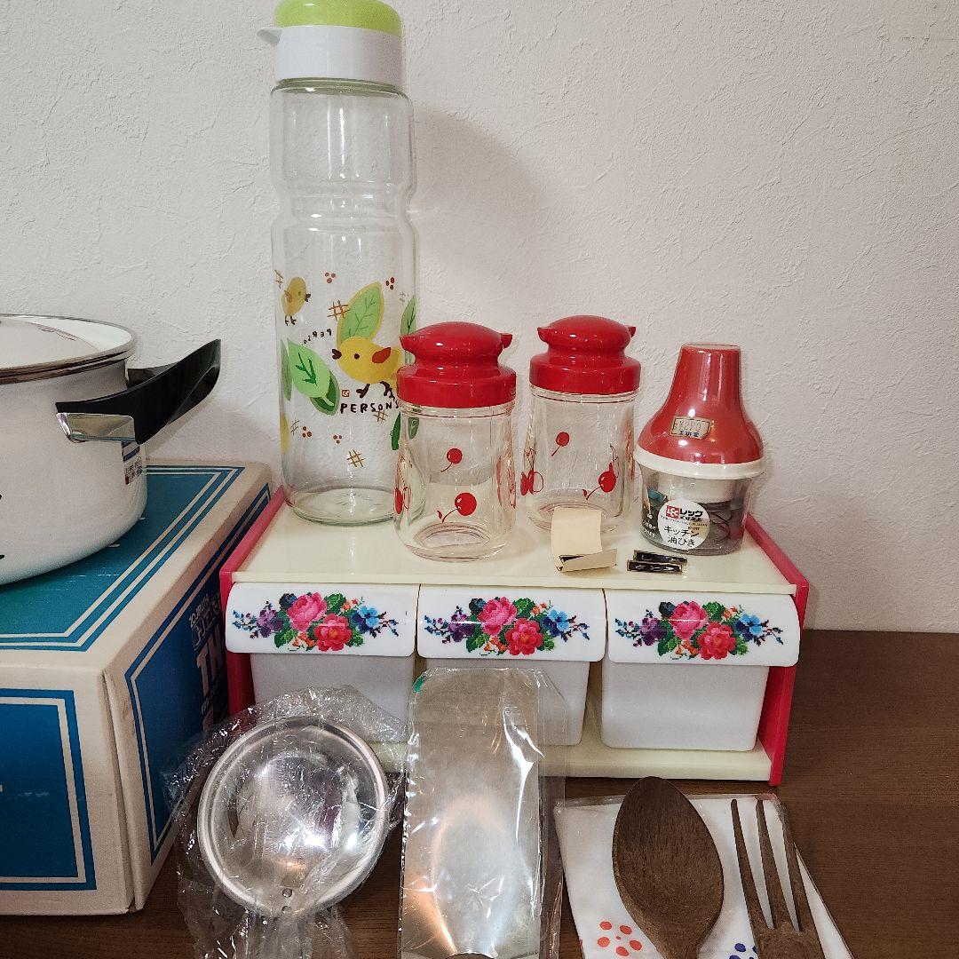 可愛らしい昭和レトロ花柄キッチンセット