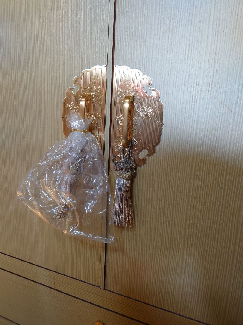 木製箪笥 花柄装飾