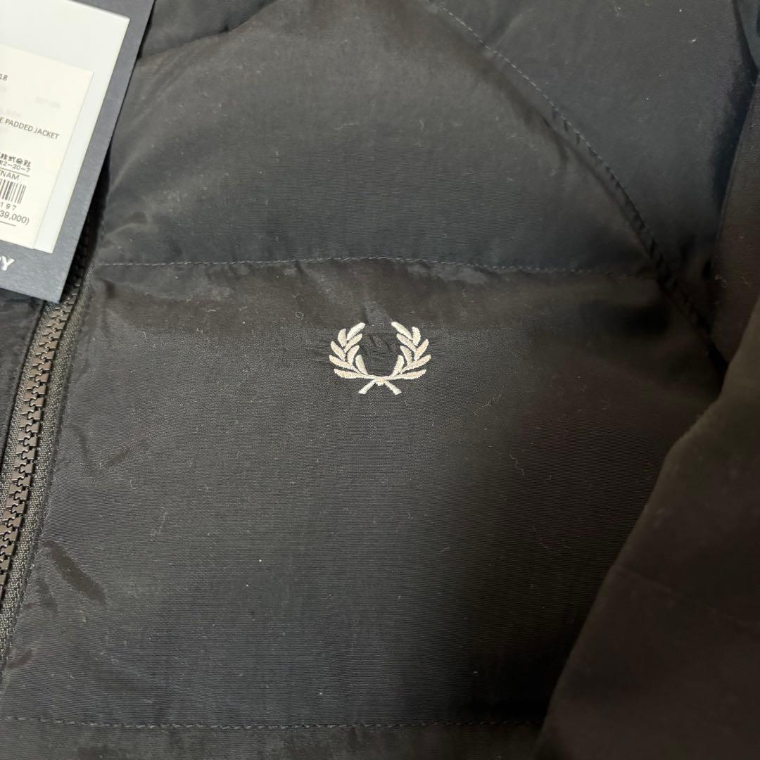 FRED PERRY ラグランスリーブ中綿ジャケット(ブラック
