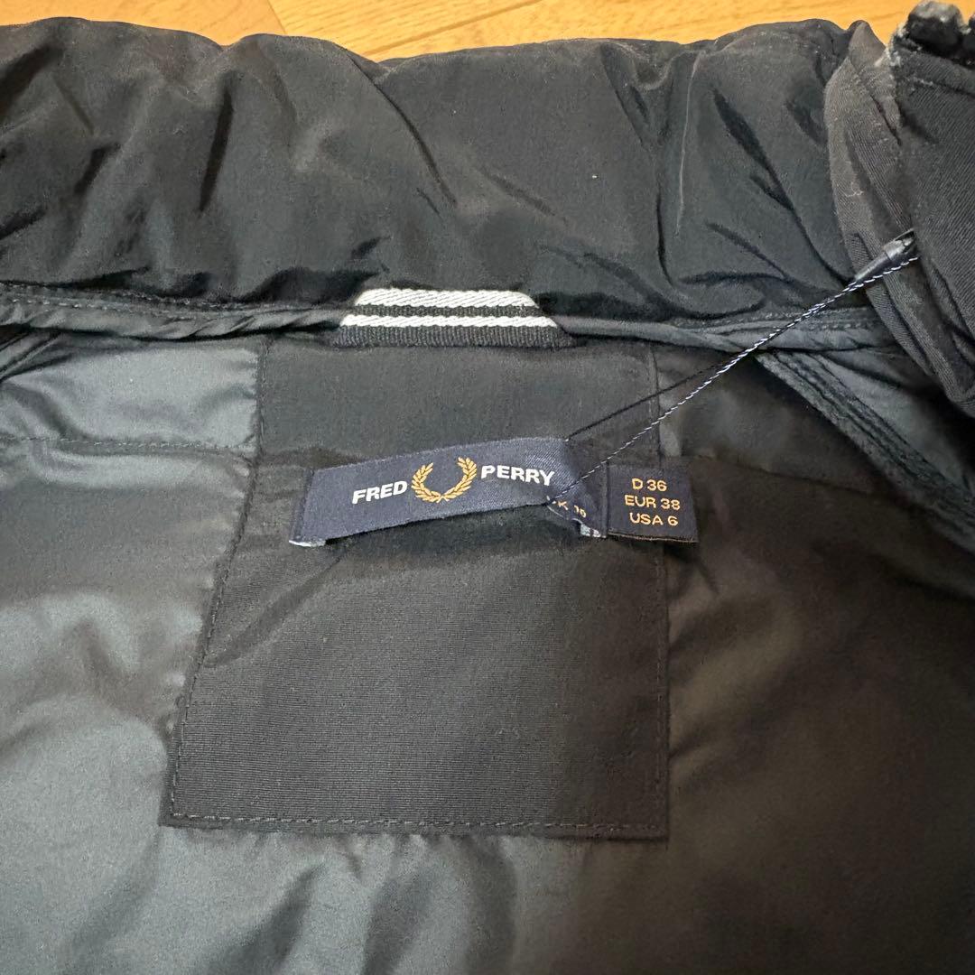 FRED PERRY ラグランスリーブ中綿ジャケット(ブラック