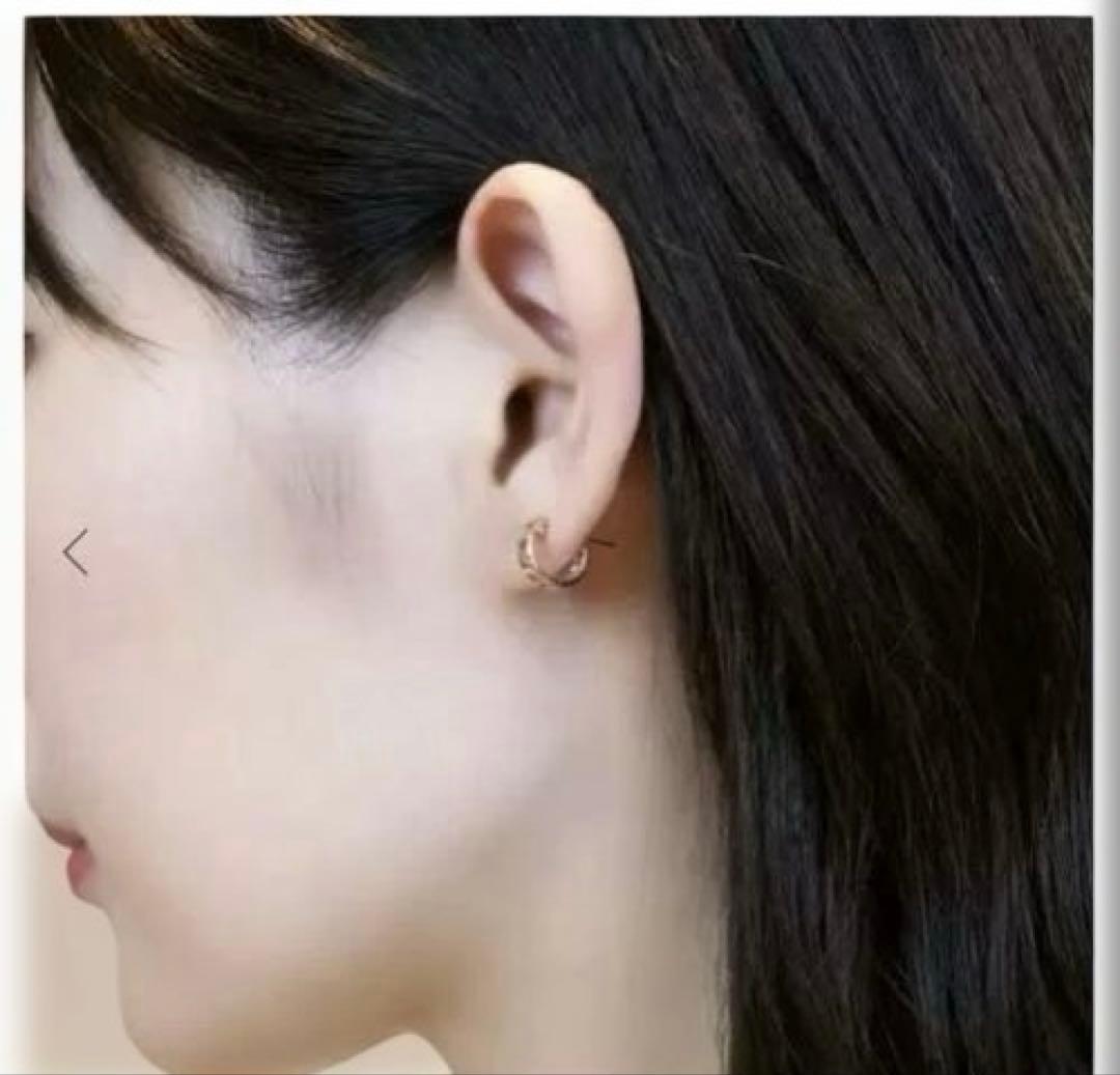 新品、未使用♥️テイクアップ　小花透かしミニフープピアス　ピンクゴールド