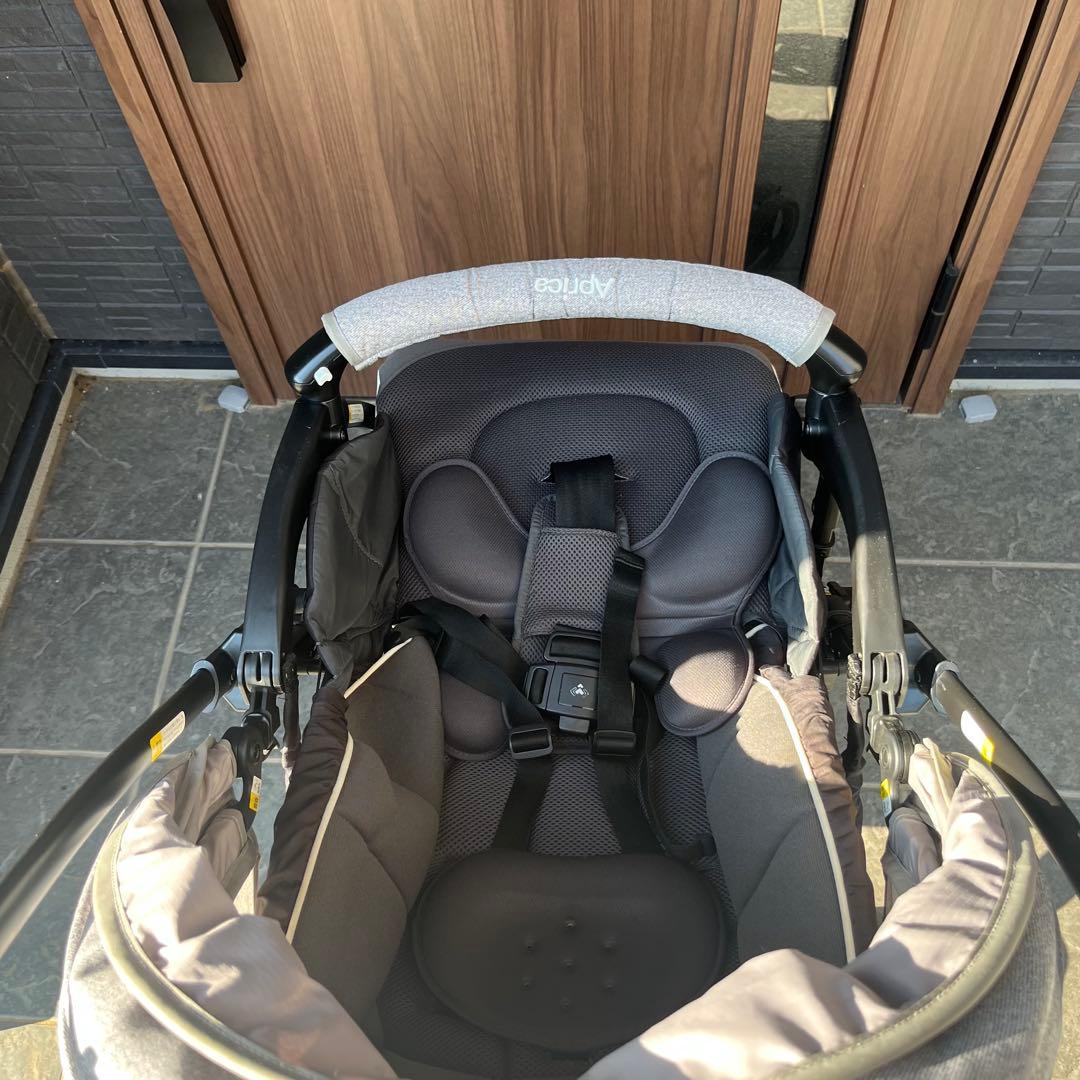 【美品】Aprica　ラクーナクッション　AC 2106241 両対面　レザー