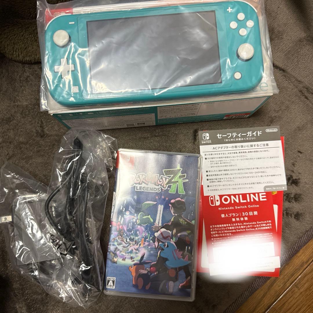 Nintendo Switch Lite + Pokémon Legends