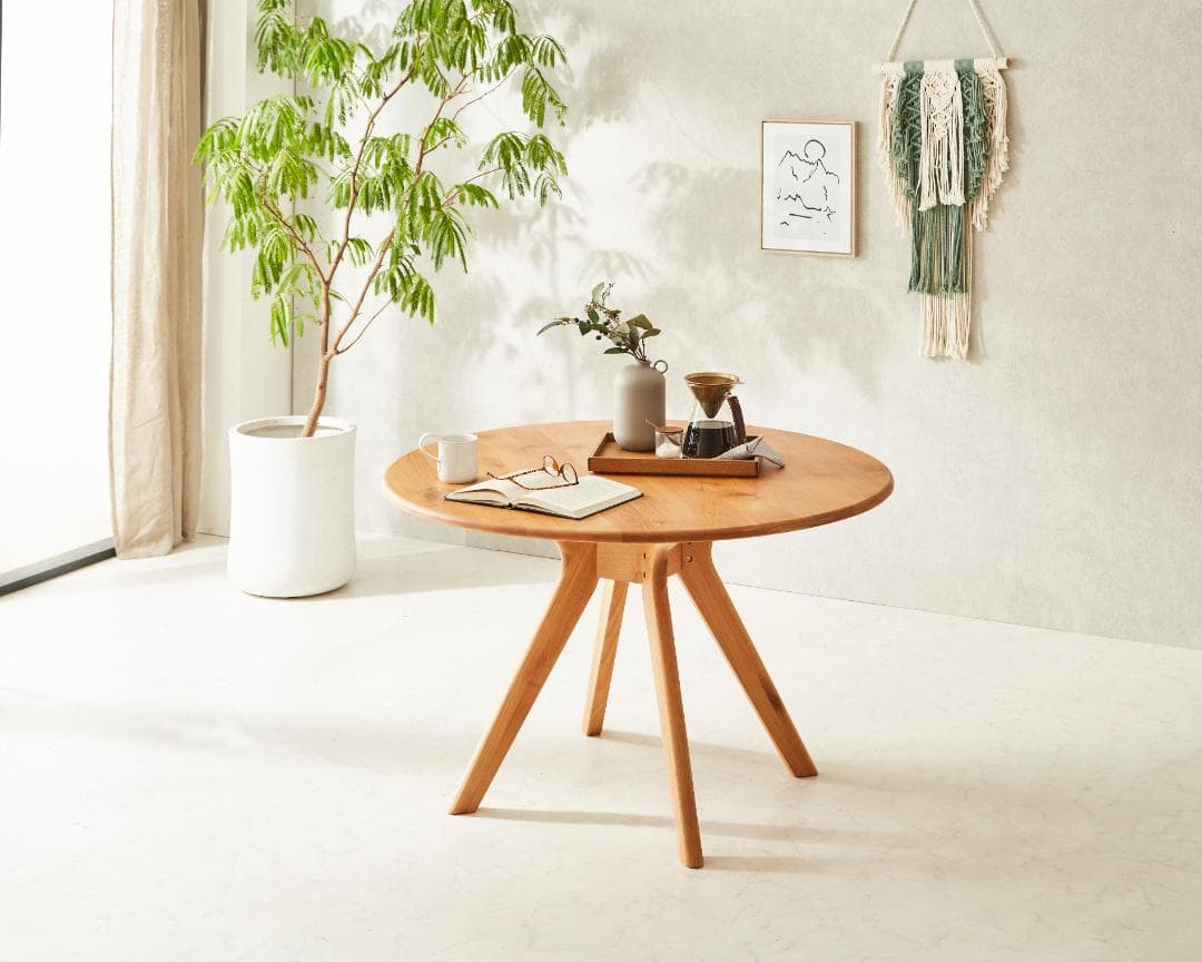 白い猫　ダイニングテーブル　110㎝　円形　アルダー　無垢　北欧　可愛い